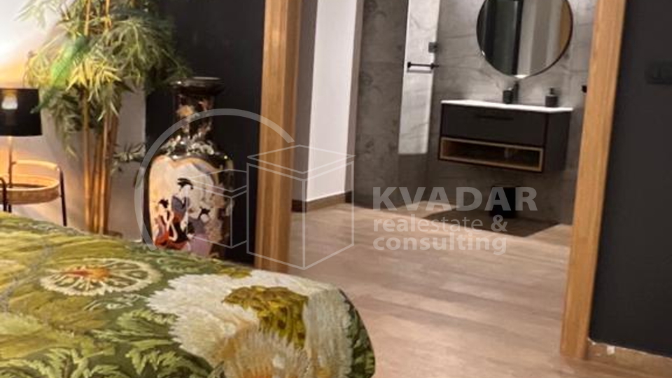 Kamena kuća u centru Kaštel Starog, 50m od more, novorenovirana - Designer Home