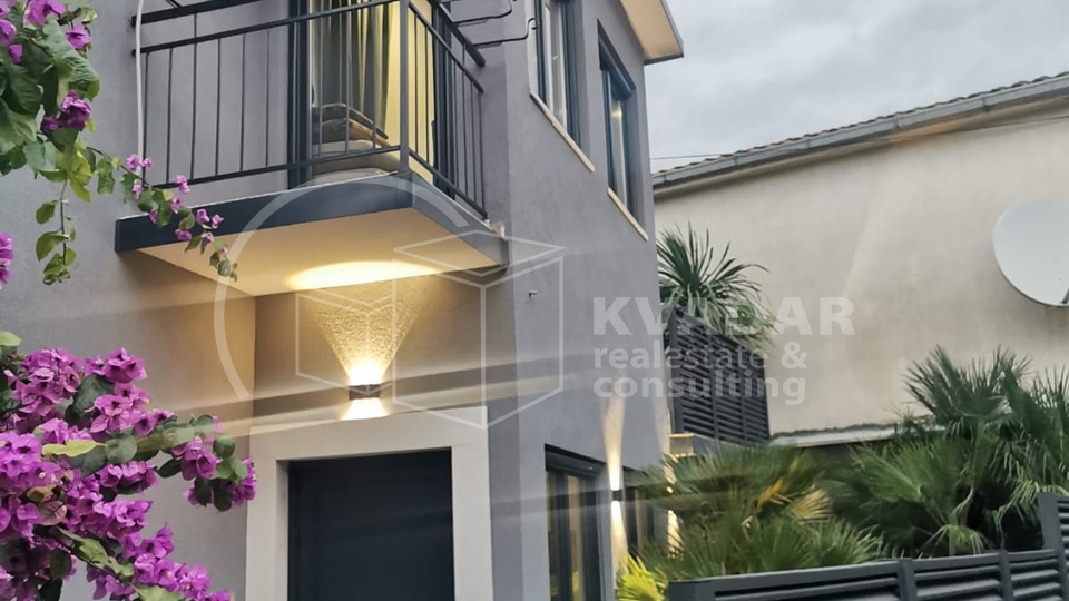 Kamena kuća u centru Kaštel Starog, 50m od more, novorenovirana - Designer Home
