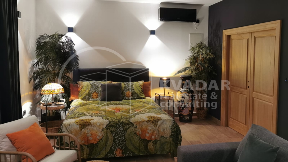 Kamena kuća u centru Kaštel Starog, 50m od more, novorenovirana - Designer Home