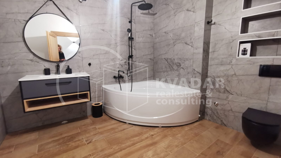Kamena kuća u centru Kaštel Starog, 50m od more, novorenovirana - Designer Home