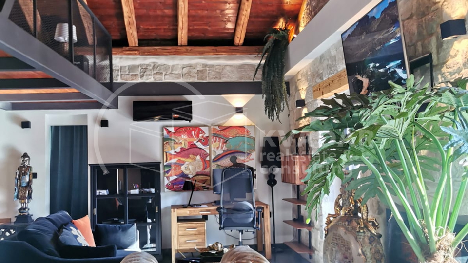 Kamena kuća u centru Kaštel Starog, 50m od more, novorenovirana - Designer Home