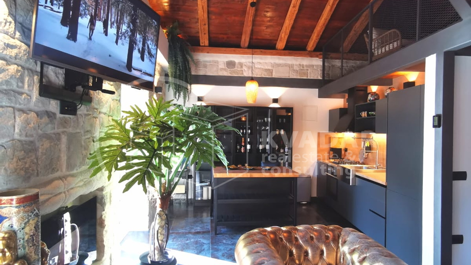 Kamena kuća u centru Kaštel Starog, 50m od more, novorenovirana - Designer Home