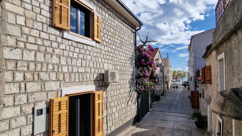 Kamena kuća u centru Kaštel Starog, 50m od more, novorenovirana - Designer Home