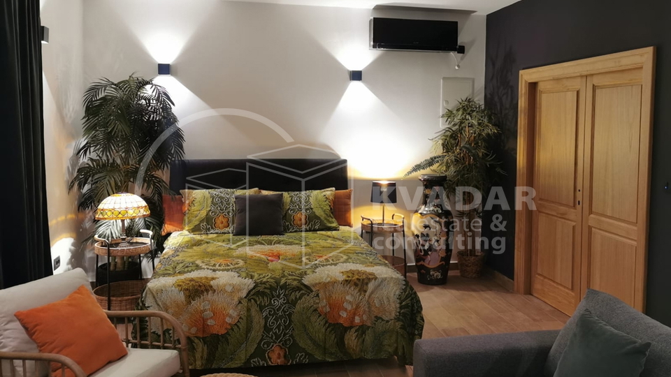 Kamena kuća u centru Kaštel Starog, 50m od more, novorenovirana - Designer Home