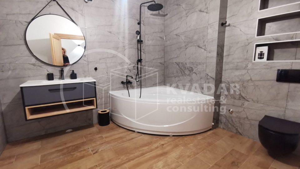 Kamena kuća u centru Kaštel Starog, 50m od more, novorenovirana - Designer Home
