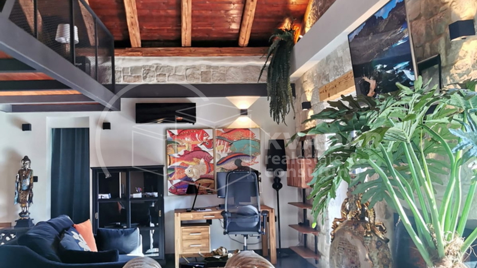 Kamena kuća u centru Kaštel Starog, 50m od more, novorenovirana - Designer Home