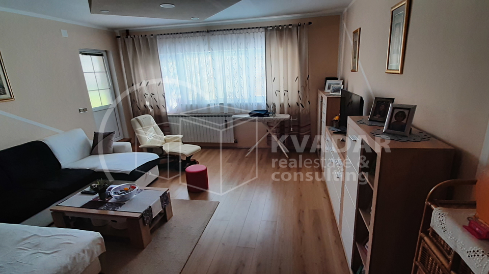 House, 282 m2, For Sale, Vrbovec