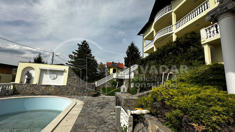 G. DUBRAVA***/vila sa bazenom/tri stana/prekrasna okućnica/parking+garaža!!
