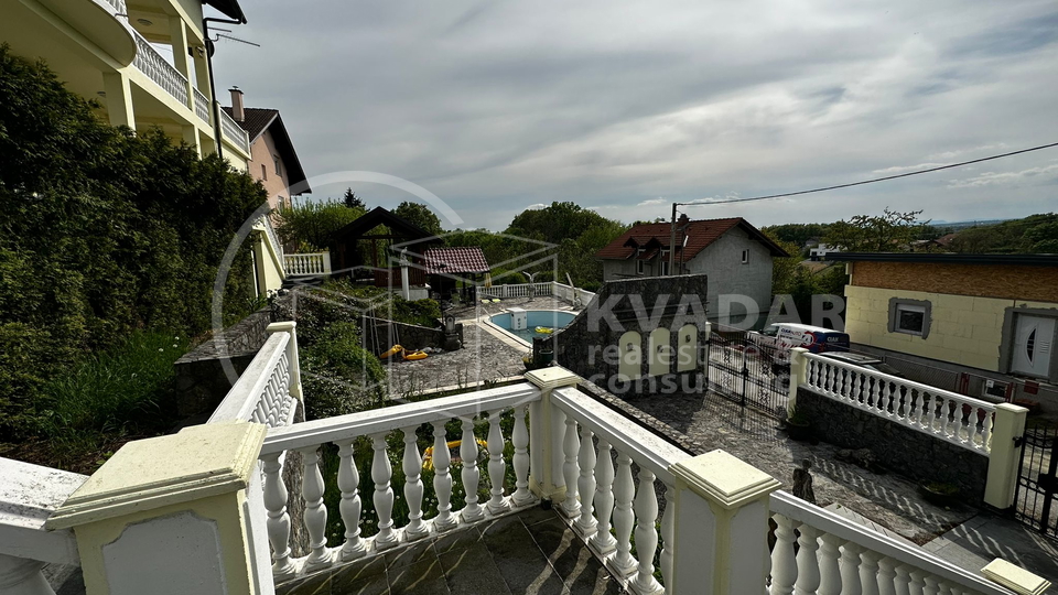 G. DUBRAVA***/vila sa bazenom/tri stana/prekrasna okućnica/parking+garaža!!