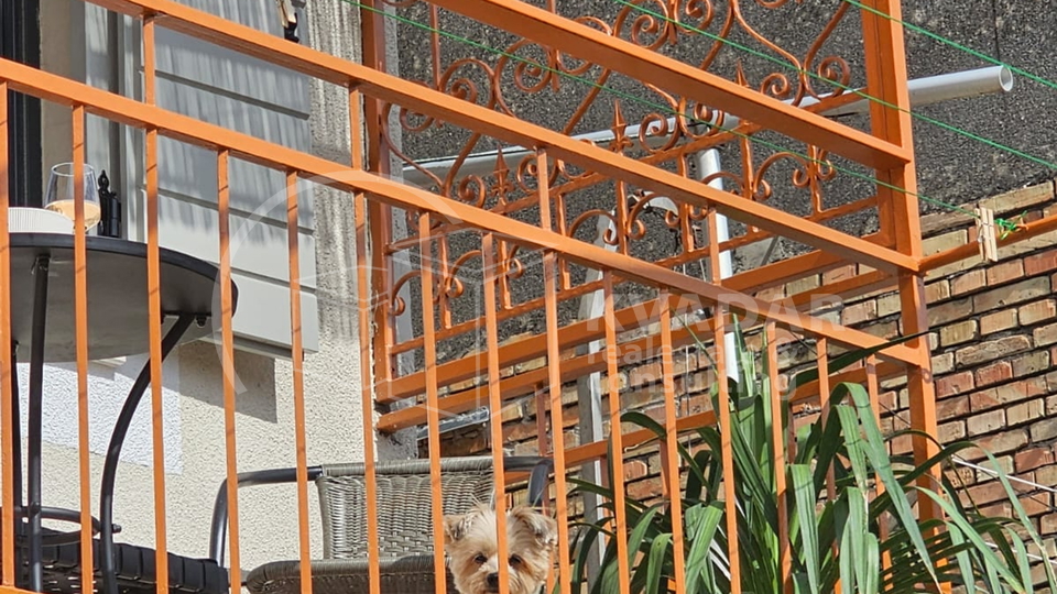 House in a row of tipical Kastela's small street -consist 2 apartments - completely renovated - 50m from the sea