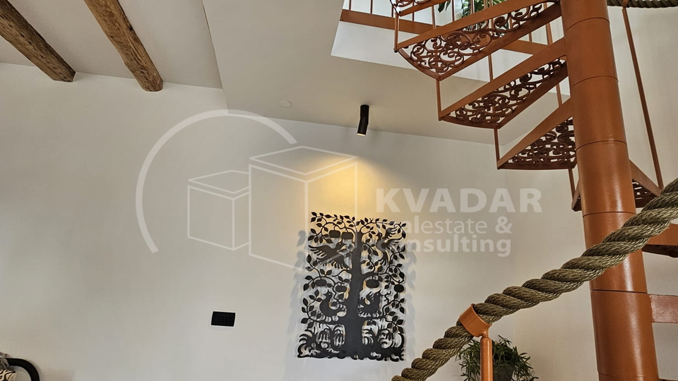 House in a row of tipical Kastela's small street -consist 2 apartments - completely renovated - 50m from the sea