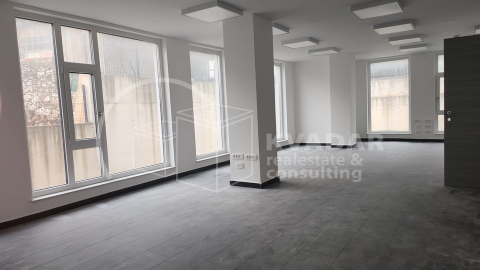 RIJEKA&sol;RASTO&Ccaron;INE  poslovni prostor prizemlje 280 m2&comma;