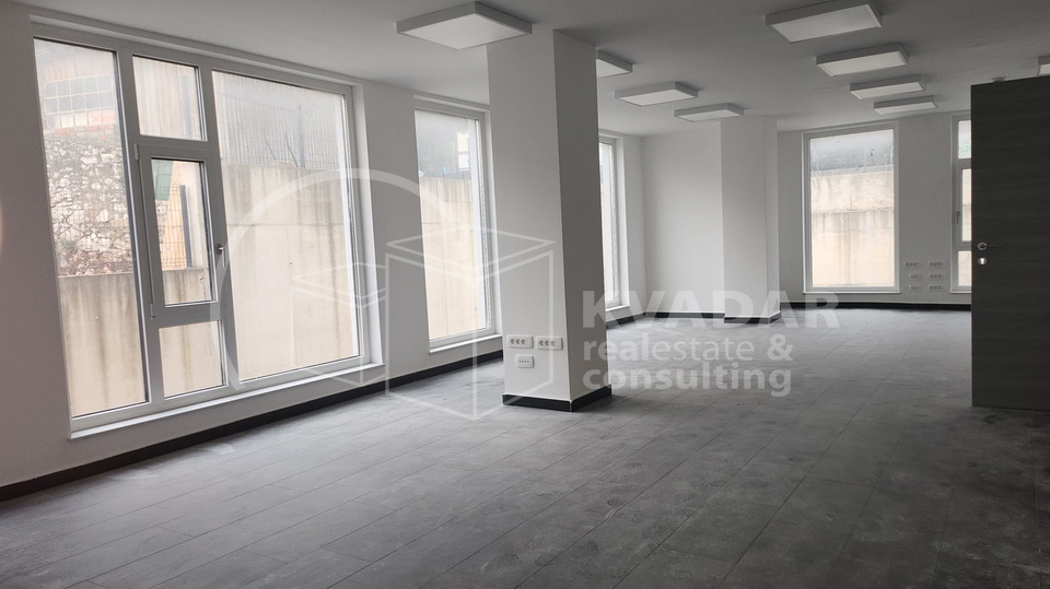 RIJEKA/RASTOČINE  poslovni prostor 2. kat 419,80 m2,