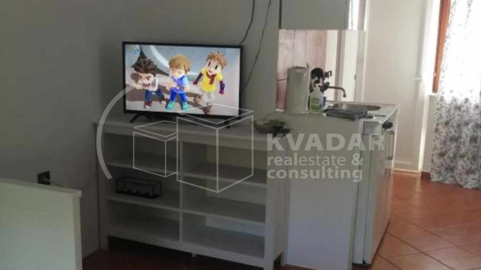 KUĆA sa 7 STAMBENIH JEDINICA s pogledom na more - Okrug Gornji - Otok Čiovo