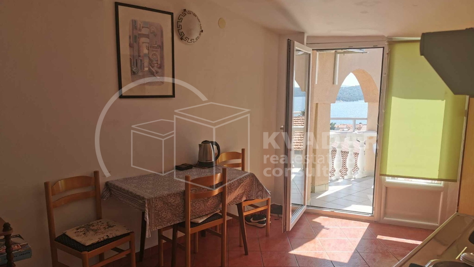 KUĆA sa 7 STAMBENIH JEDINICA s pogledom na more - Okrug Gornji - Otok Čiovo
