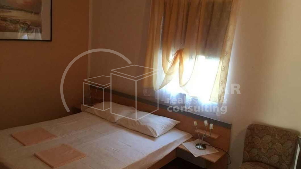 KUĆA sa 7 STAMBENIH JEDINICA s pogledom na more - Okrug Gornji - Otok Čiovo