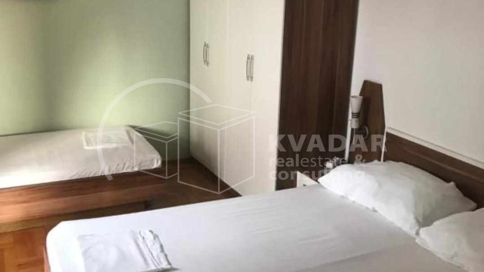 KUĆA sa 7 STAMBENIH JEDINICA s pogledom na more - Okrug Gornji - Otok Čiovo