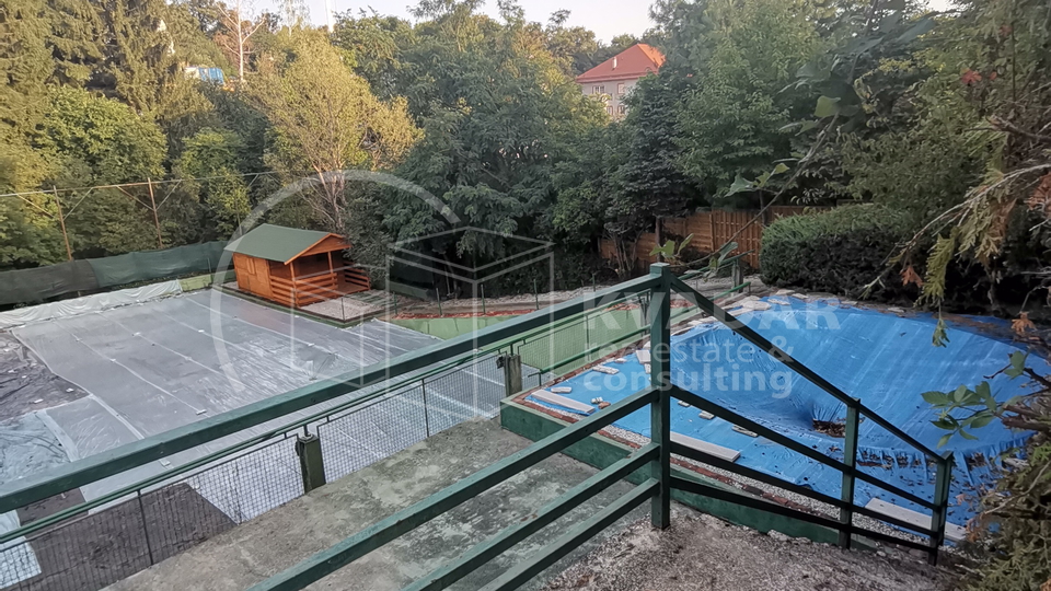 JEDINSTVENA NEKRETNINA! Gornja Dubrava, prekrasna kuća s garažom, bazenom i teniskim terenom(1394 m2)