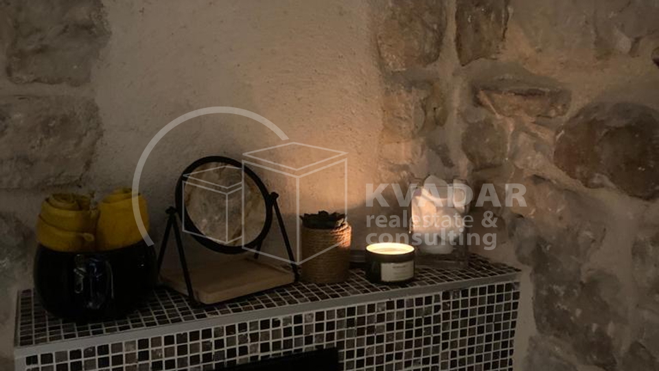Stone house in a row - center of Kaštel Lukšić - newly renovated