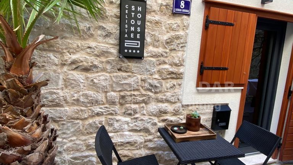 Stone house in a row - center of Kaštel Lukšić - newly renovated