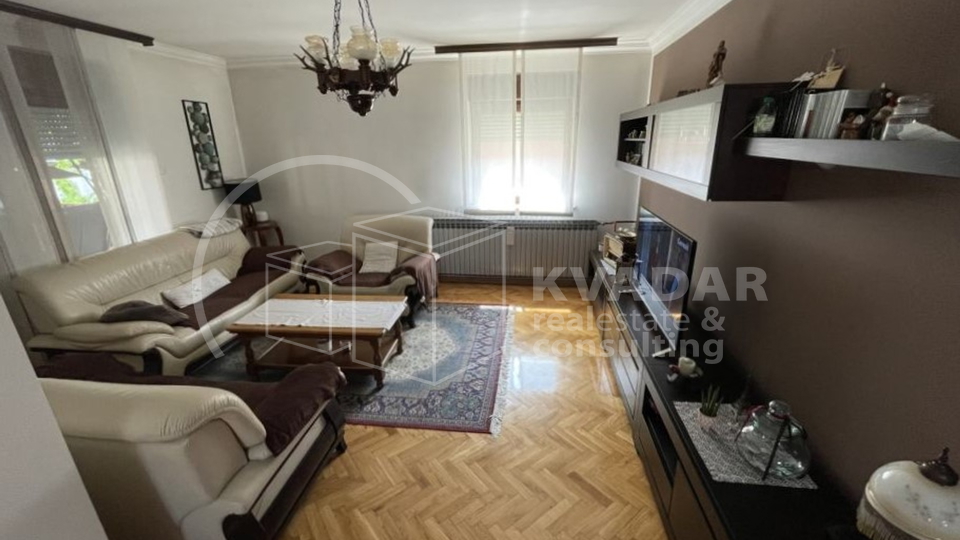 House, 378 m2, For Sale, Zagreb - Trnava