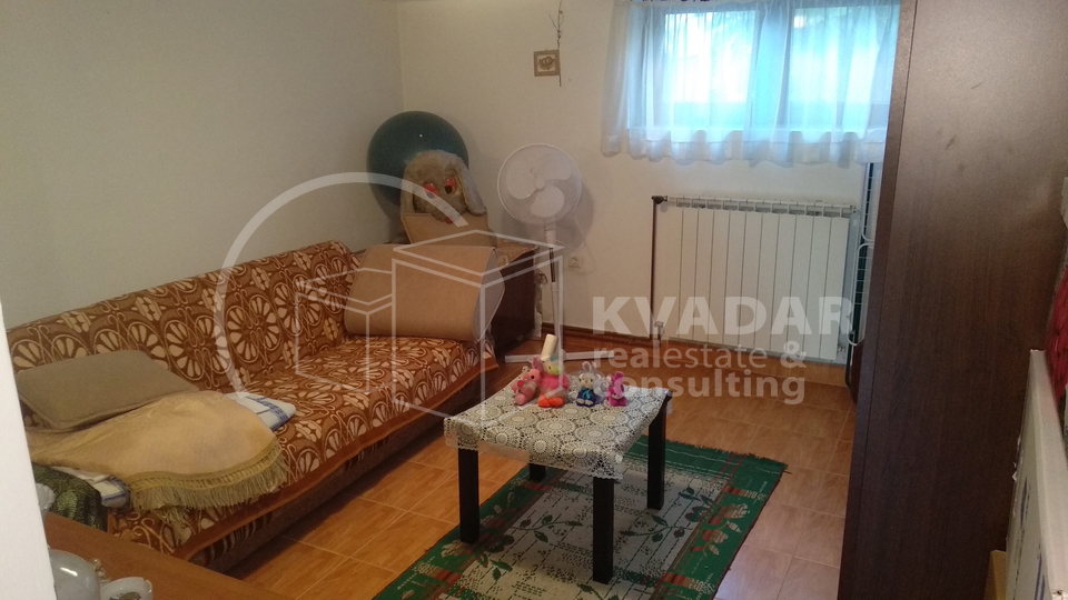 KUĆA, KRUGE, ZA INVESTITORE - 4 ETAŽE + POTKROVLJE!
