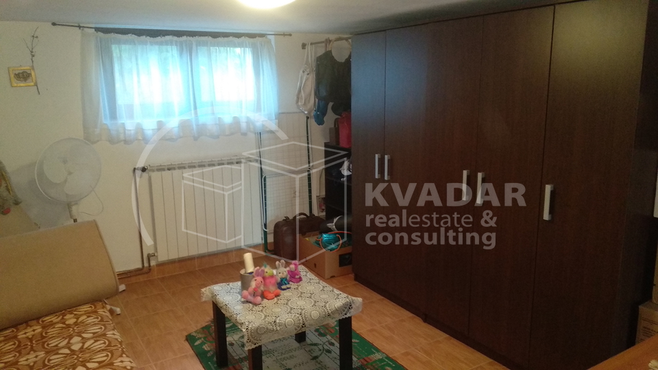 KUĆA, KRUGE, ZA INVESTITORE - 4 ETAŽE + POTKROVLJE!
