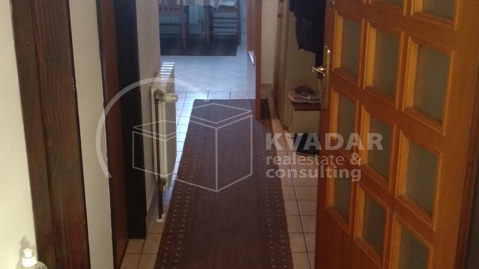 KUĆA, KRUGE, ZA INVESTITORE - 4 ETAŽE + POTKROVLJE!