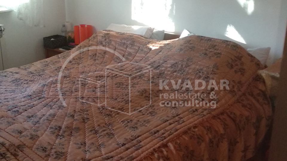 KUĆA, KRUGE, ZA INVESTITORE - 4 ETAŽE + POTKROVLJE!