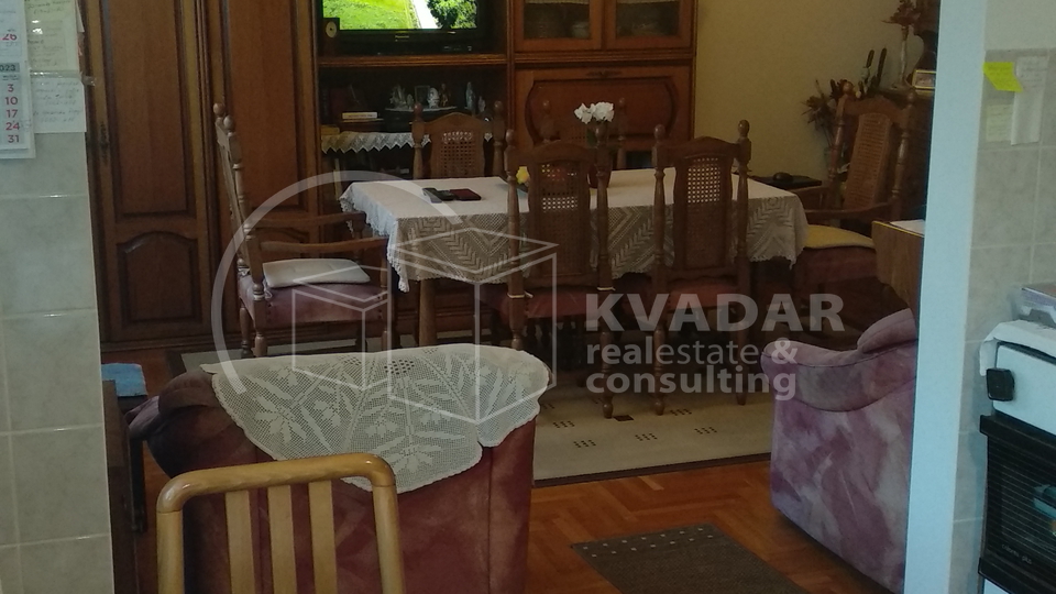 KUĆA, KRUGE, ZA INVESTITORE - 4 ETAŽE + POTKROVLJE!