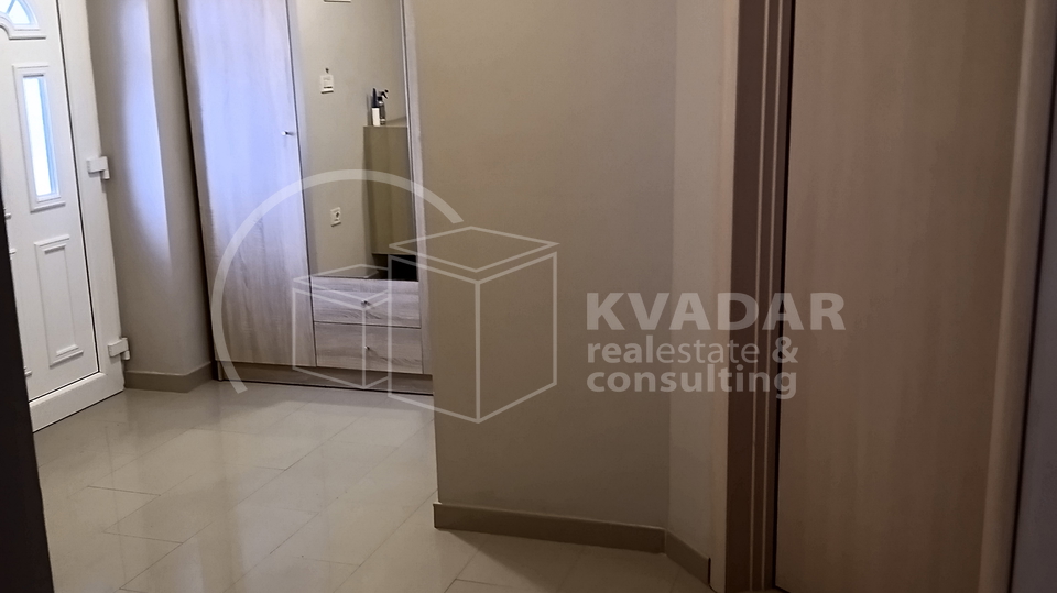 STAMBENO POSLOVNA ZGRADA / IZVRSNA LOKACIJA / PRILIKA ZA INVESTICIJU