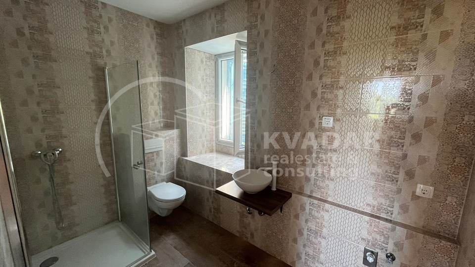 KORČULA/ŽRNOVO, APARTMENT in NEWRENOVATED STONE HOUSE 100m2