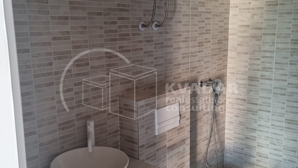 KORČULA/ŽRNOVO, APARTMENT in NEWRENOVATED STONE HOUSE 100m2