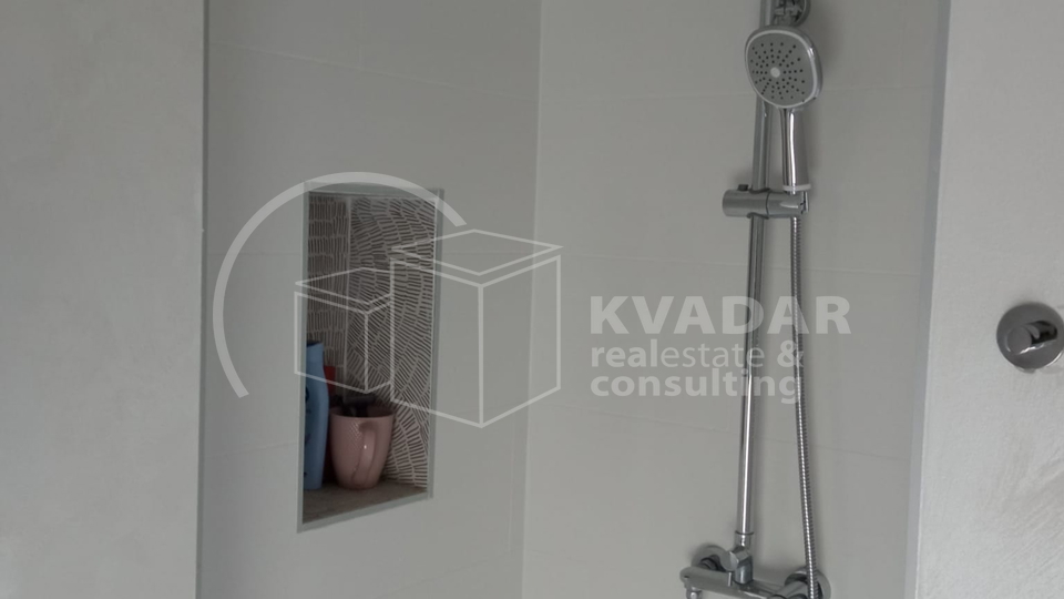 KORČULA/ŽRNOVO, APARTMENT in NEWRENOVATED STONE HOUSE 100m2