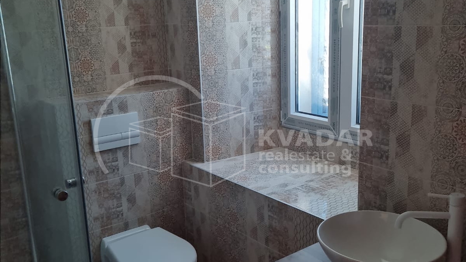 KORČULA/ŽRNOVO, APARTMENT in NEWRENOVATED STONE HOUSE 100m2