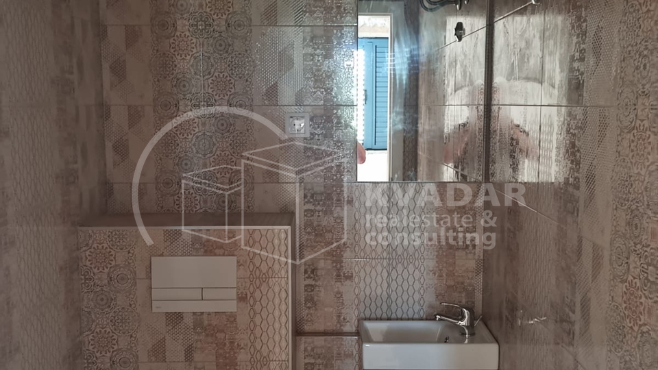 KORČULA/ŽRNOVO, APARTMENT in NEWRENOVATED STONE HOUSE 100m2
