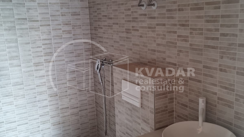 KORČULA/ŽRNOVO, APARTMENT in NEWRENOVATED STONE HOUSE 100m2