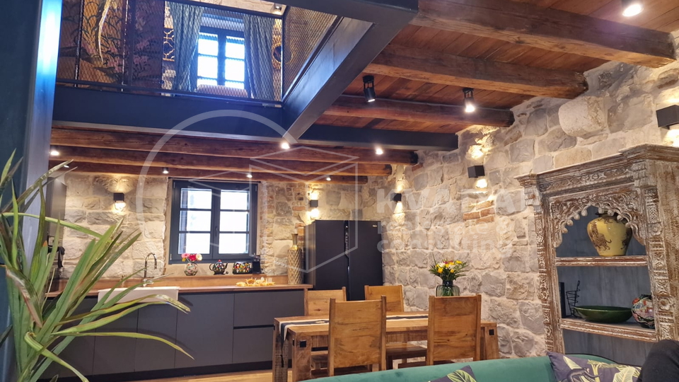 Kaštela - Luxury apartment in a newly renovated stone house - 50m from the sea