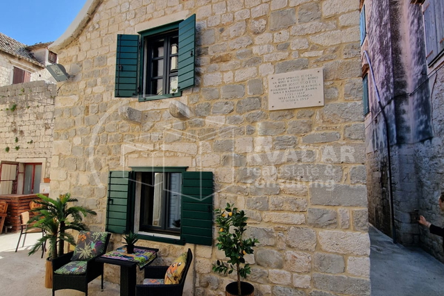 Kaštela - Luxury apartment in a newly renovated stone house - 50m from the sea