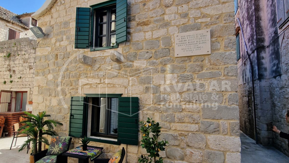 Kaštela - Luxury apartment in a newly renovated stone house - 50m from the sea