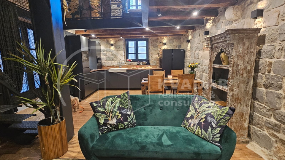 Kaštela - Luxury apartment in a newly renovated stone house - 50m from the sea