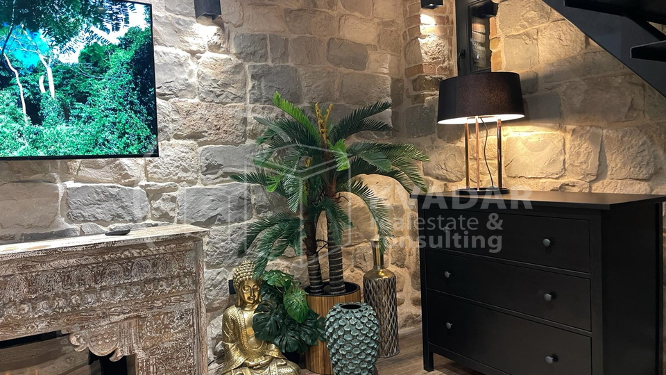 Kaštela - Luxury apartment in a newly renovated stone house - 50m from the sea