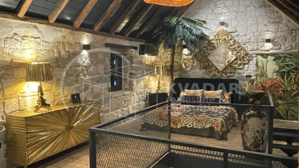 Kaštela - Luxury apartment in a newly renovated stone house - 50m from the sea