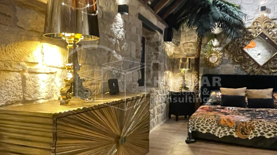Kaštela - Luxury apartment in a newly renovated stone house - 50m from the sea