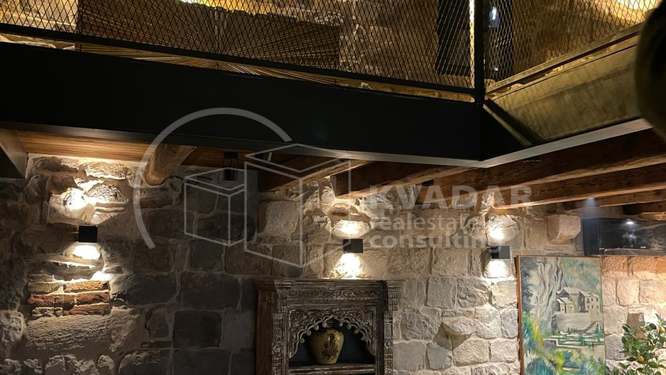 Kaštela - Luxury apartment in a newly renovated stone house - 50m from the sea