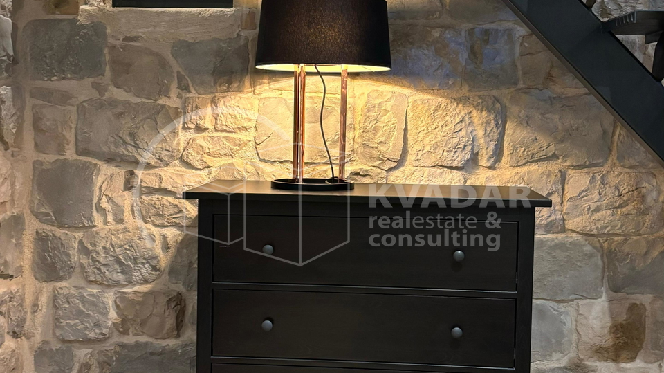 Kaštela - Luxury apartment in a newly renovated stone house - 50m from the sea