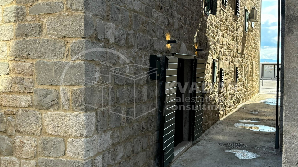 Kaštela - Luxury apartment in a newly renovated stone house - 50m from the sea