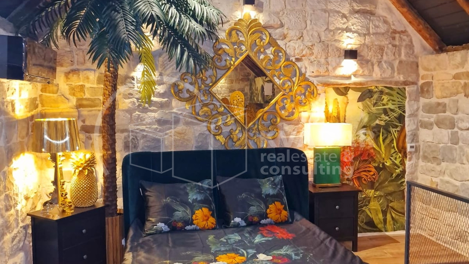 Kaštela - Luxury apartment in a newly renovated stone house - 50m from the sea