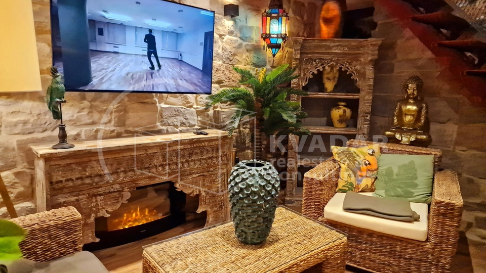 Kaštela - Luxury apartment in a newly renovated stone house - 50m from the sea