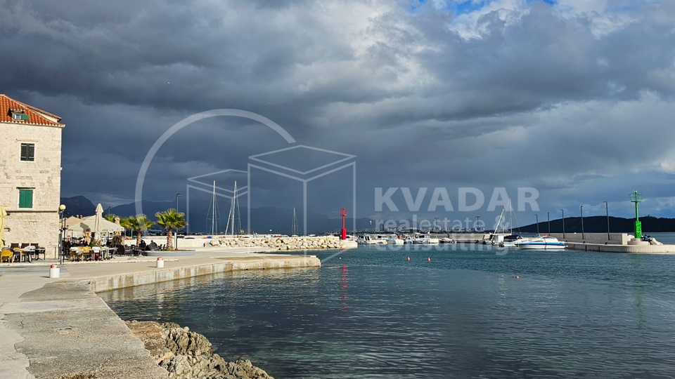 Kaštela - Luxury apartment in a newly renovated stone house - 50m from the sea